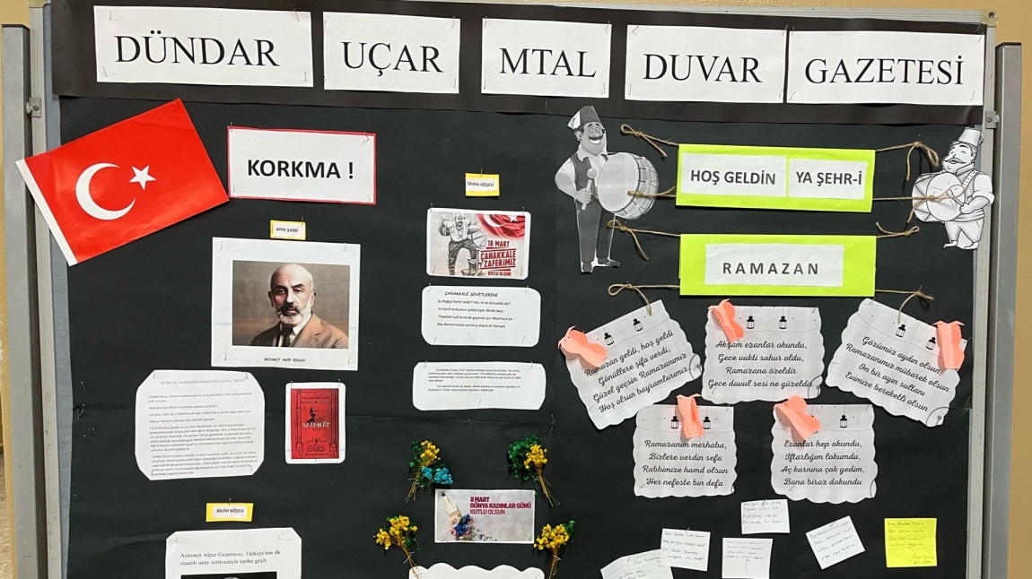 Türk Dili ve Edebiyatı zümremiz tarafından hazırlanan Mart ayı duvar gazetemiz.. Emekleri  için öğretmenlerimize ve öğrencilerimize teşekkür ederiz.